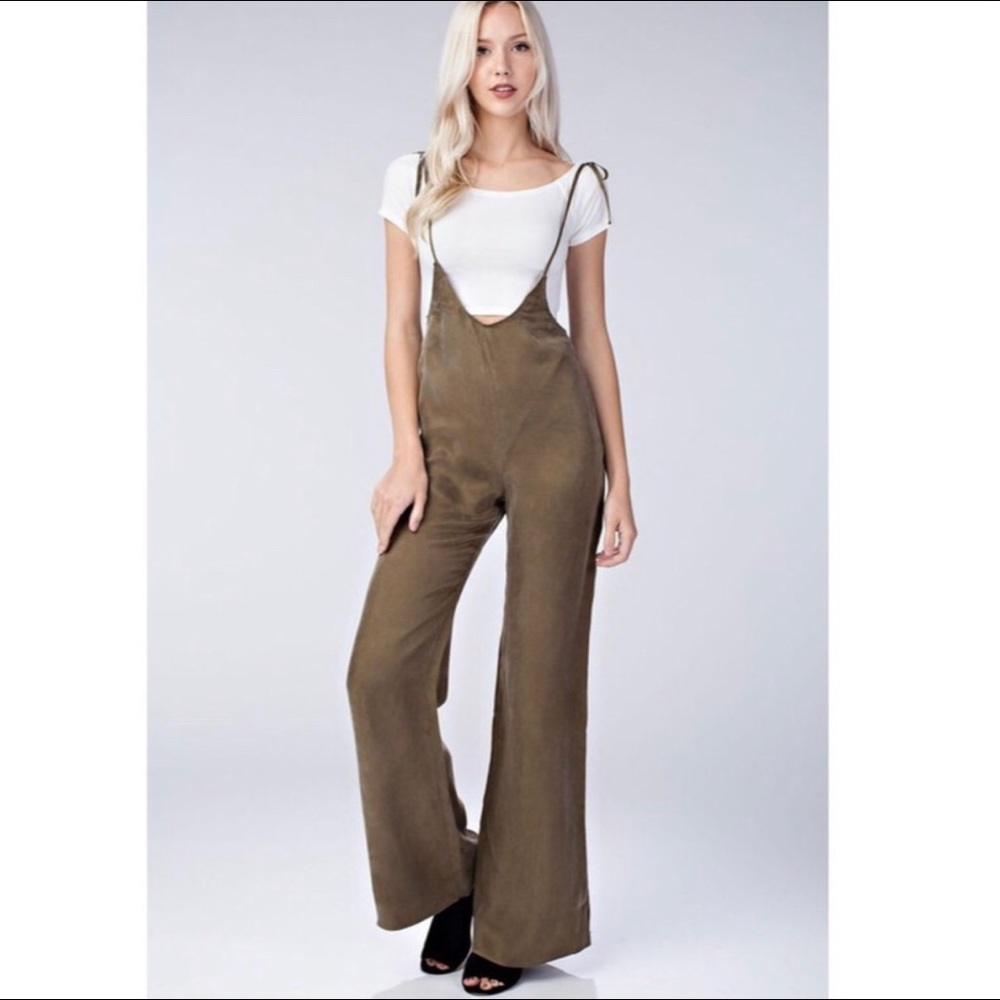 💛 Spaghetti Strap Olive Overalls - Picture 1 of 6